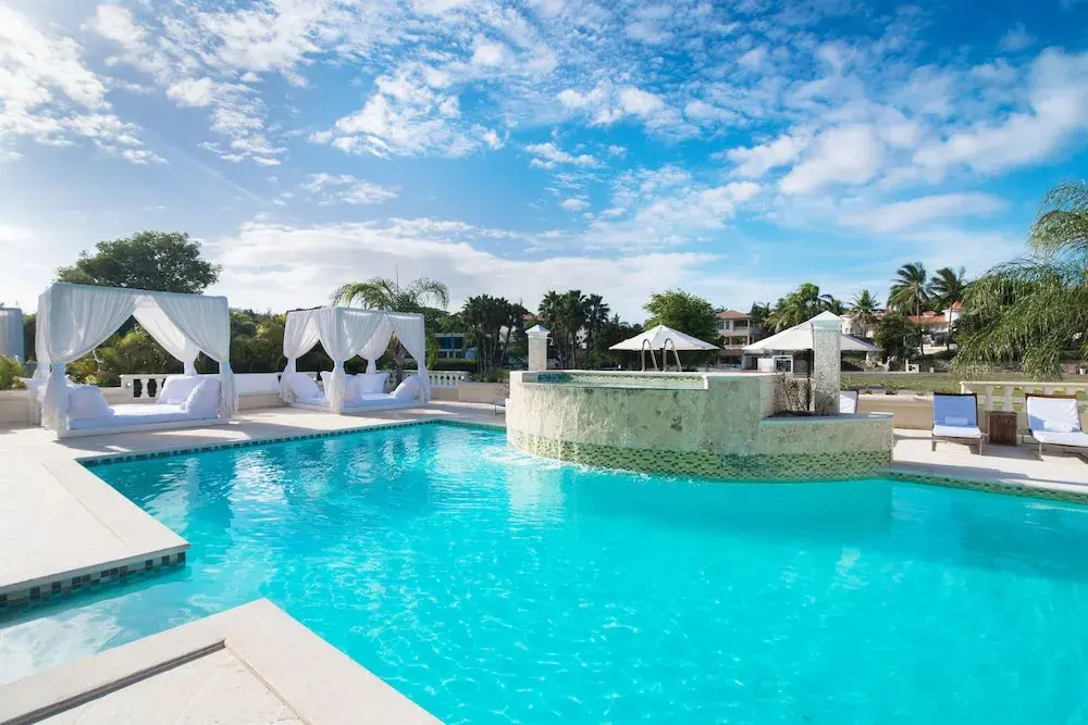 Luxury Villas - Mandatory All-Inclusive