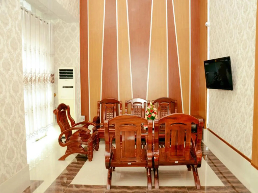 Nylon Hotel