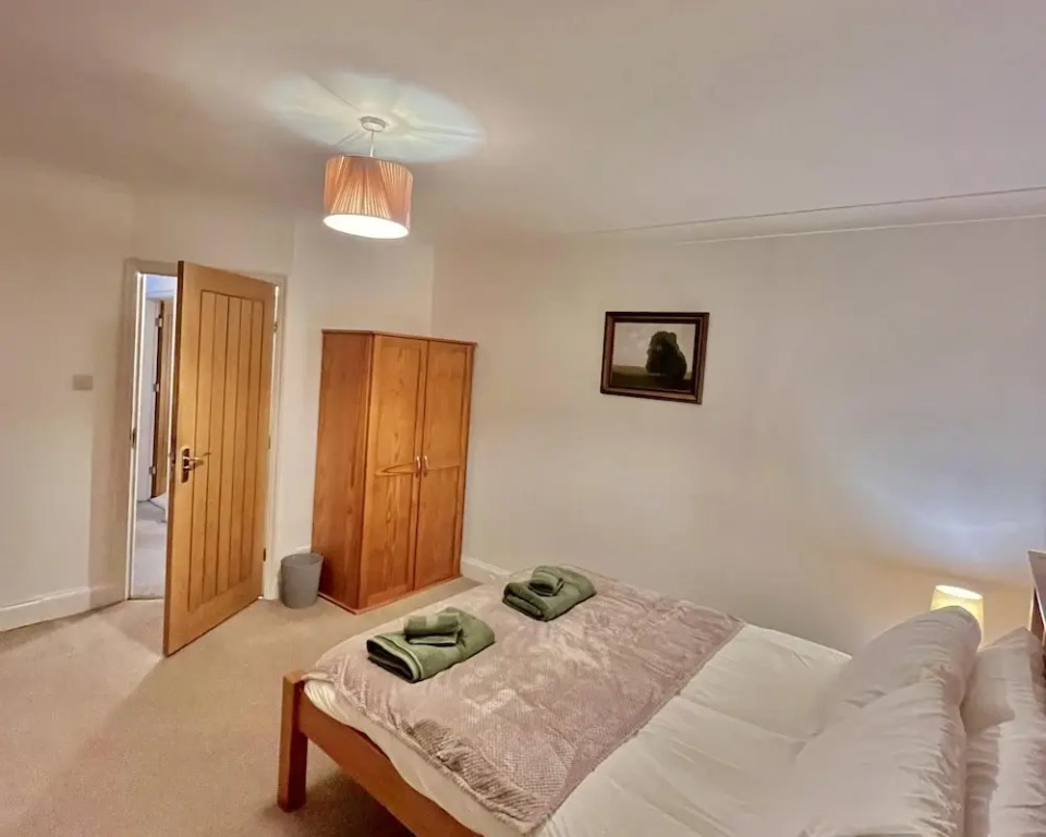 Comfy and Spacious 5-bed House in Cambridge