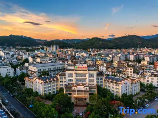 Yimenjun Township Hotel