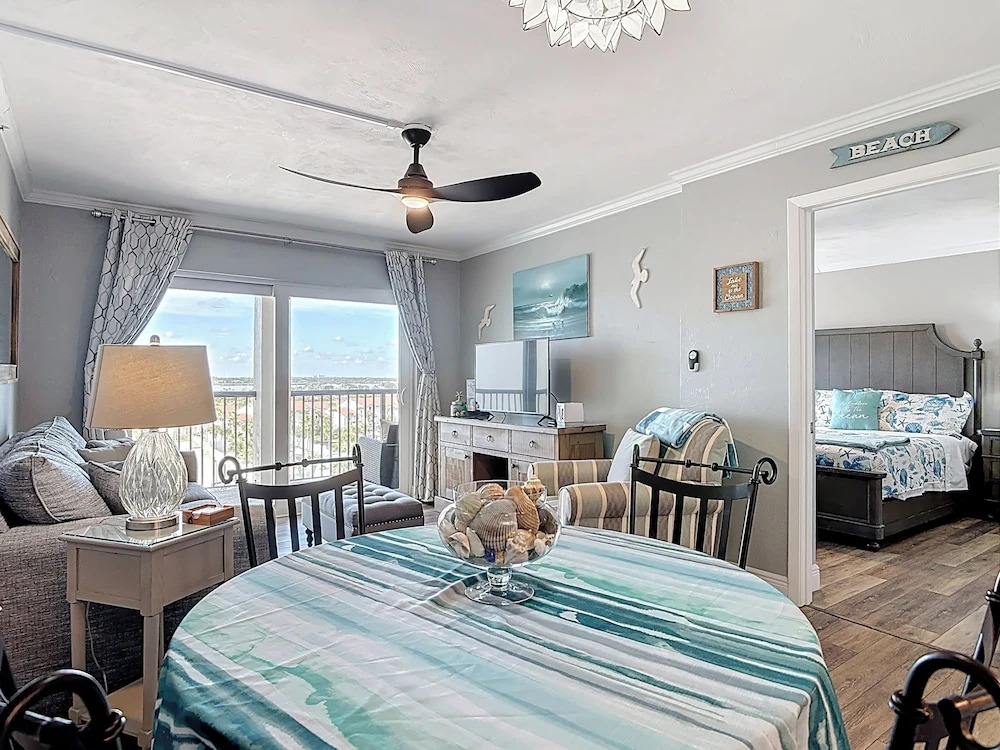 Oceanfront 1BR Condo Balcony Heated Pool Beach