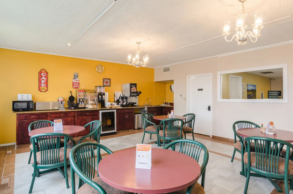Alamo Inn & Suites