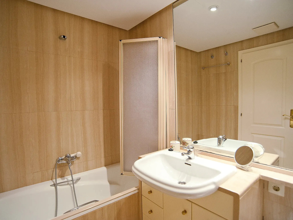 Golden Life - Two Bedroom No.2