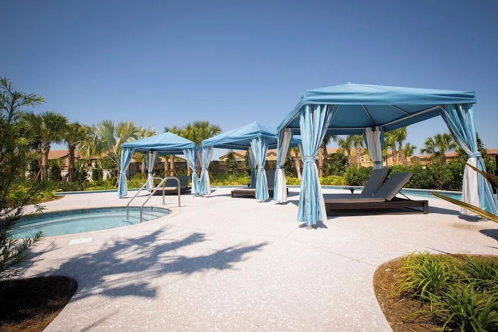 Townhome With Private Pool, BBQ & Free Waterpark!