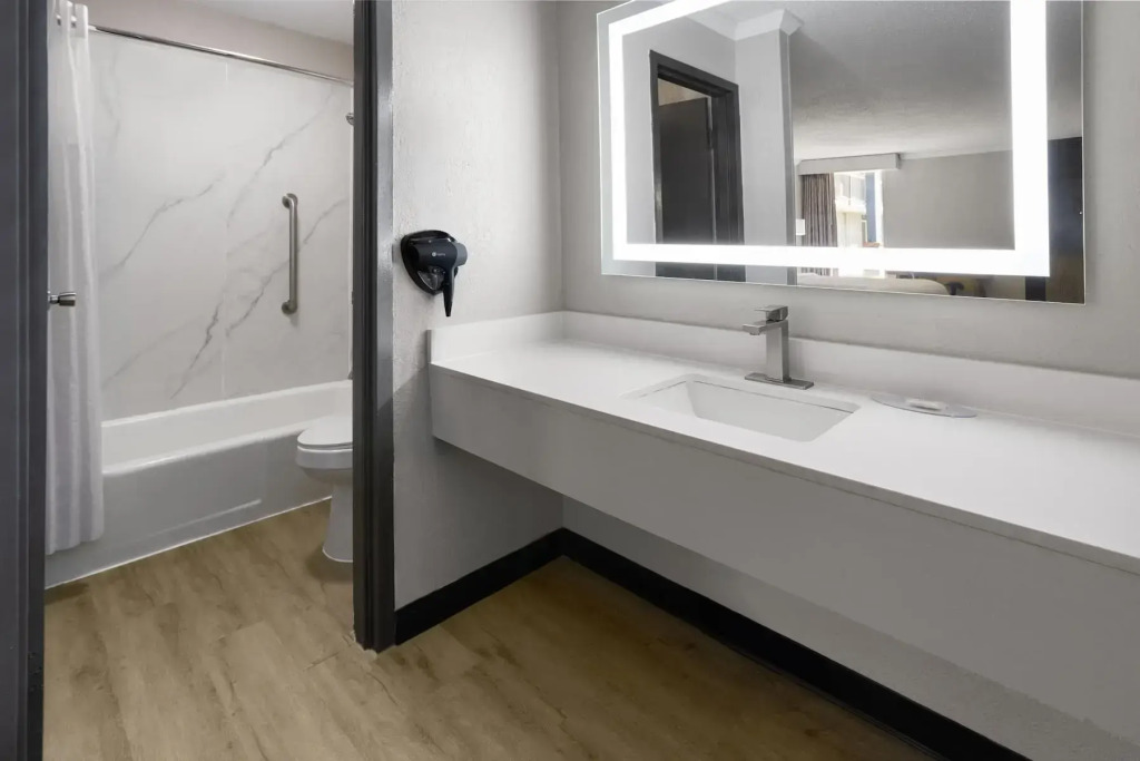 Days Inn by Wyndham Hinesville Near Fort Stewart