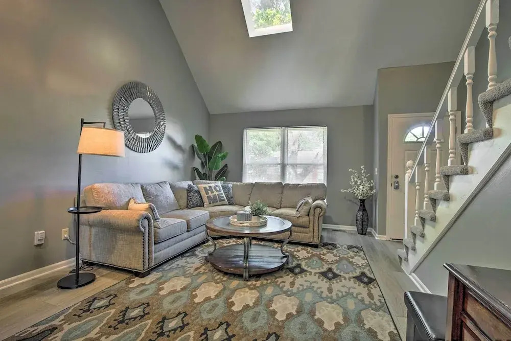 Modern Townhome w/ Fireplace: Near Stoll Park