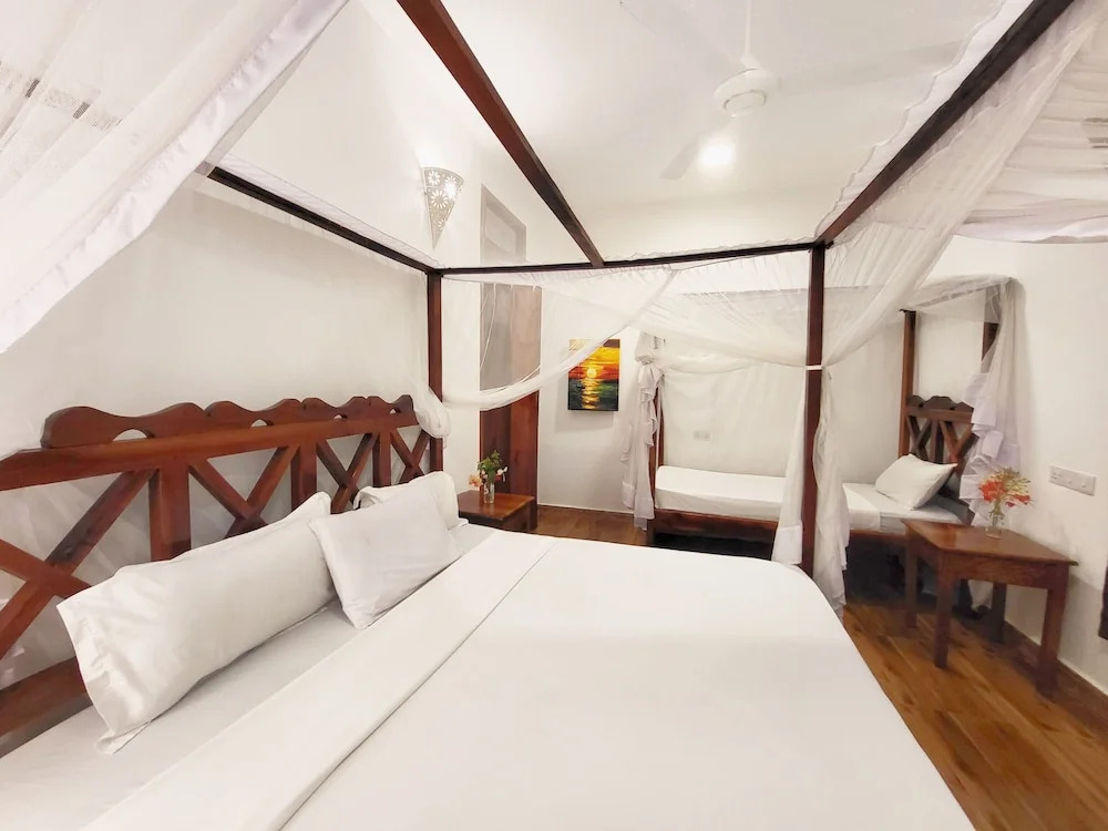 Mimi na Wewe Bungalows Hotel