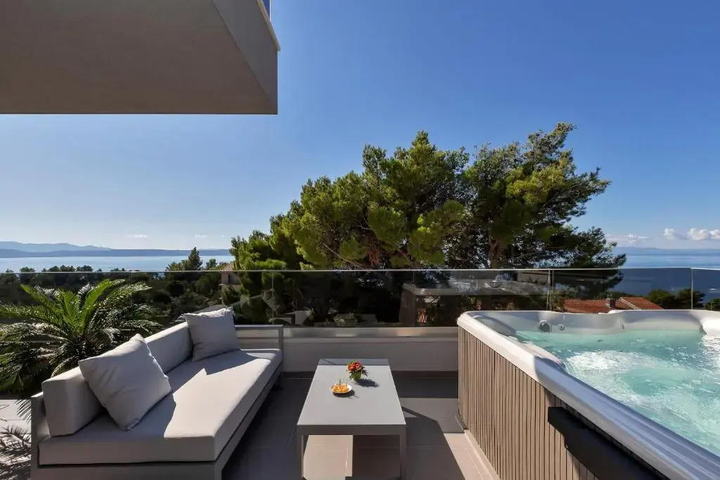 Family friendly apartments with a swimming pool Podgora, Makarska - 18920