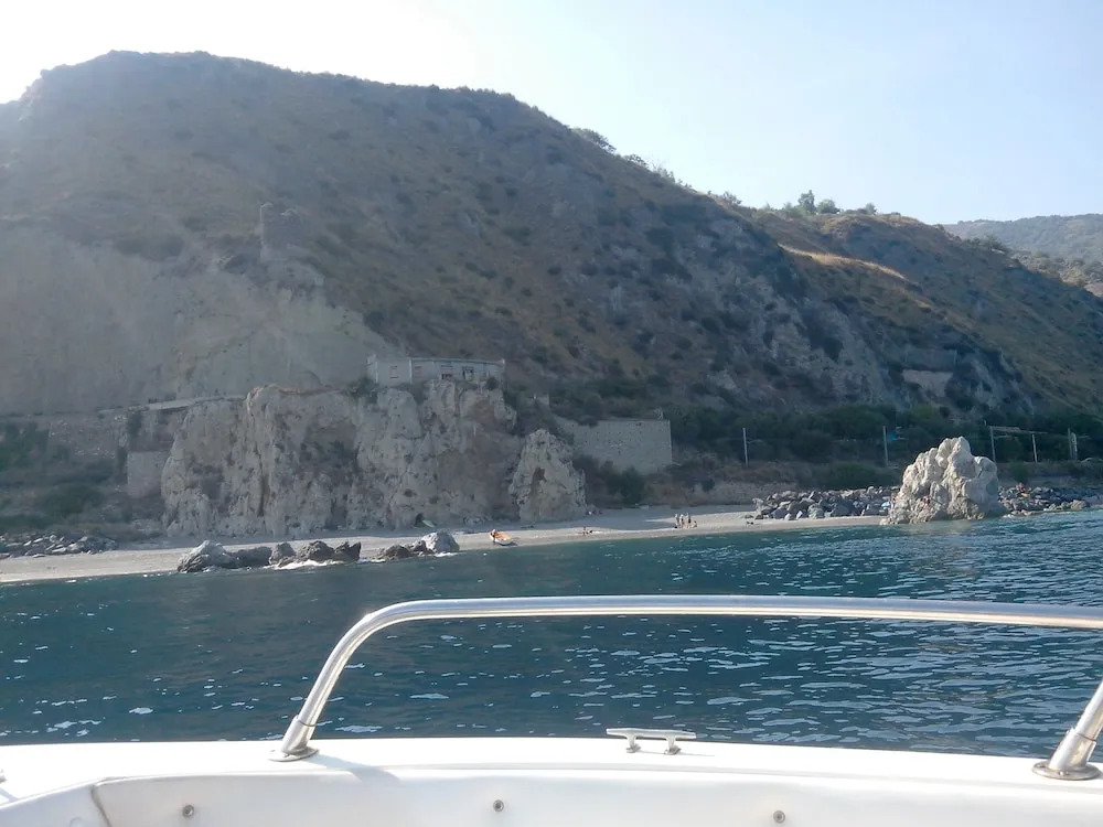Detached Villa 20m From the sea for Stays and spa Treatments Near Taormina