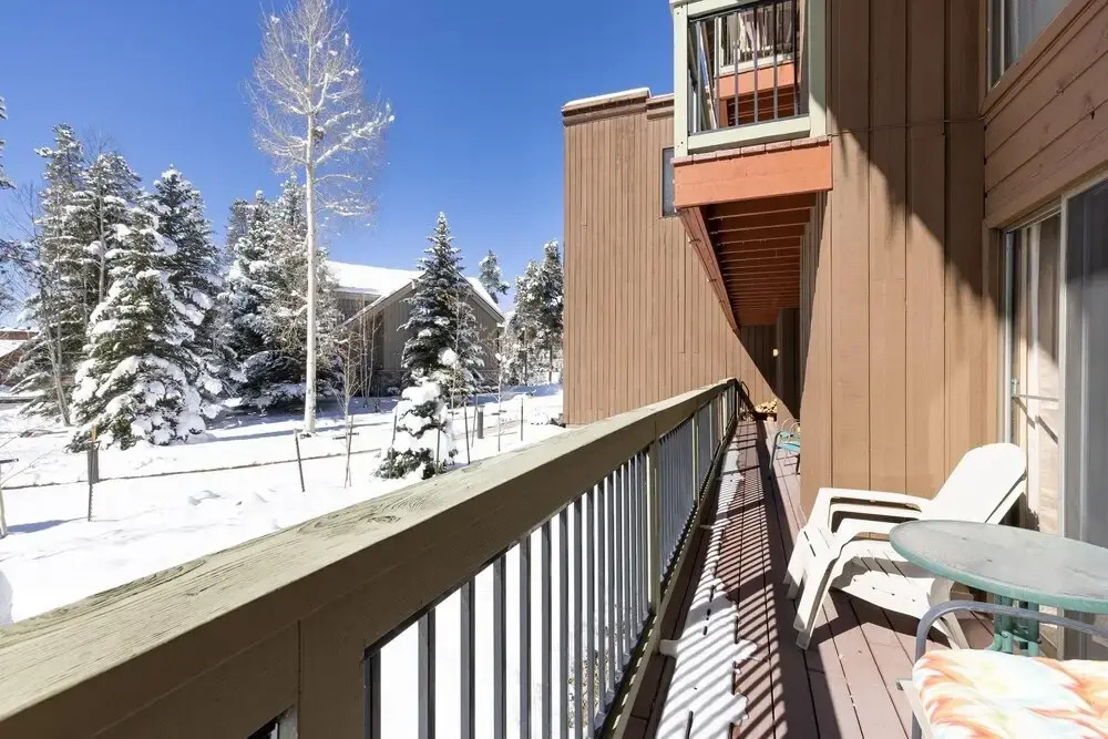 1076 Wild Irishman 2 Bedroom Condo by RedAwning