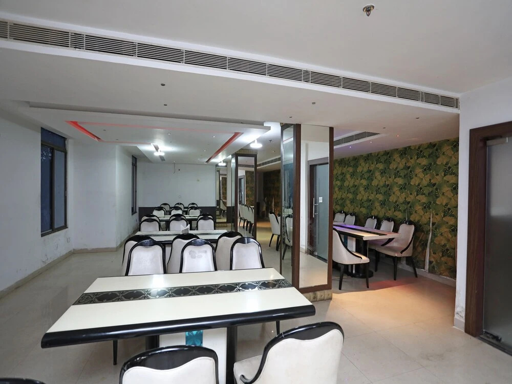 Skylark Hotel by OYO Rooms