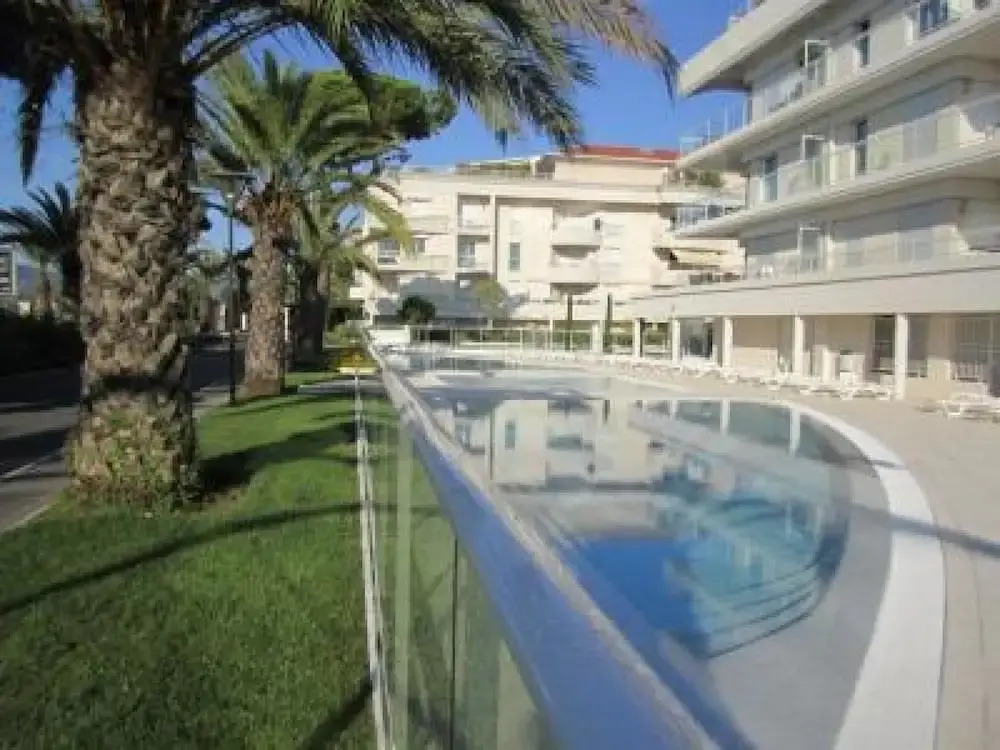 Royal Palm 218