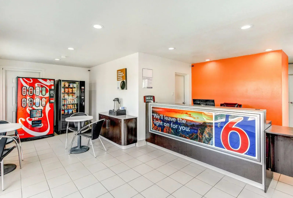 Motel 6 Waco - Lacy Lakeview