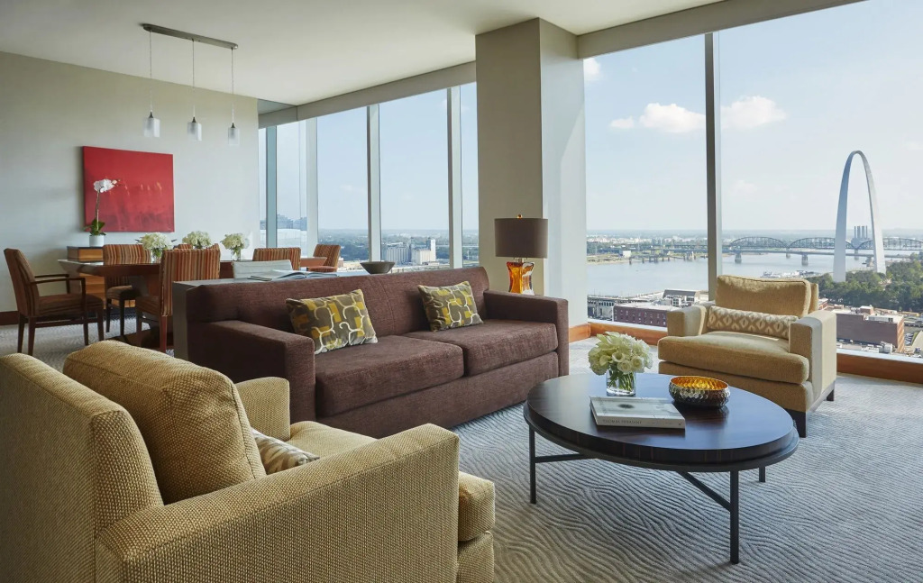 Four Seasons St. Louis