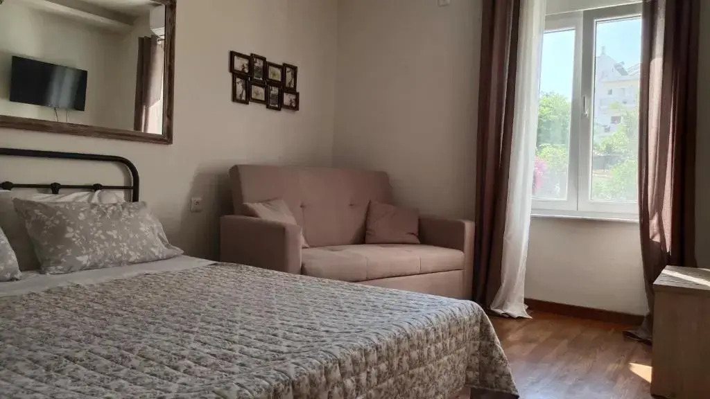 Alkistis House
