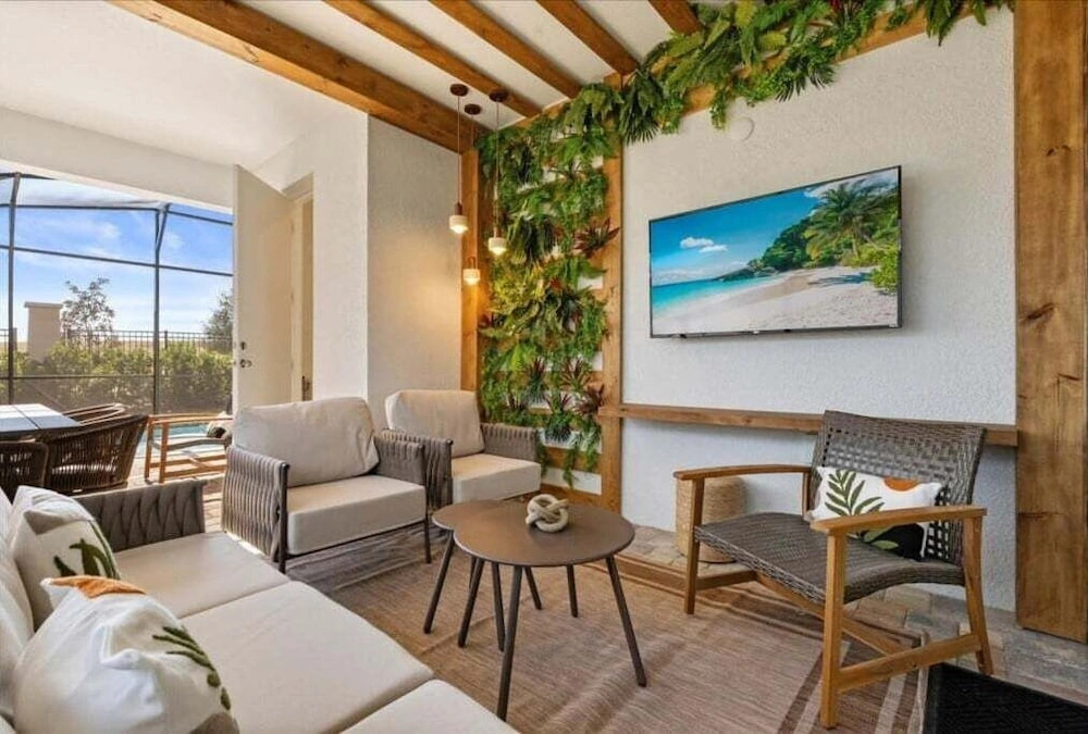 7 Bedrooms S / Solara Home