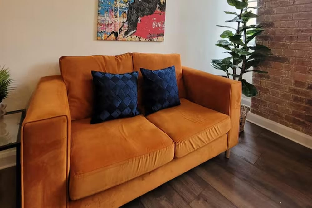 Stylish 2 Bedroom City Apartment - Free Parking