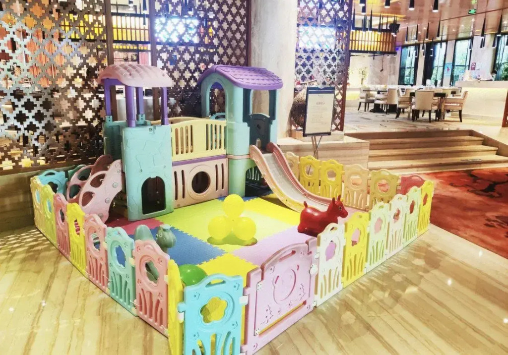 Guolong Hotel
