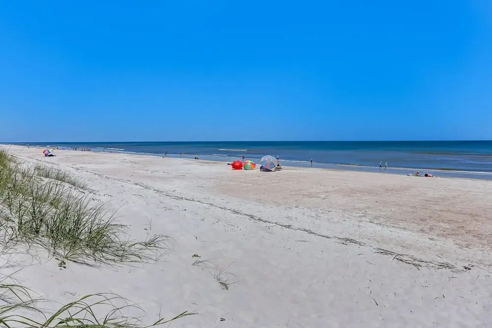 Freshly Renovated 2BR Dream Condo Beachfront Stunning Views