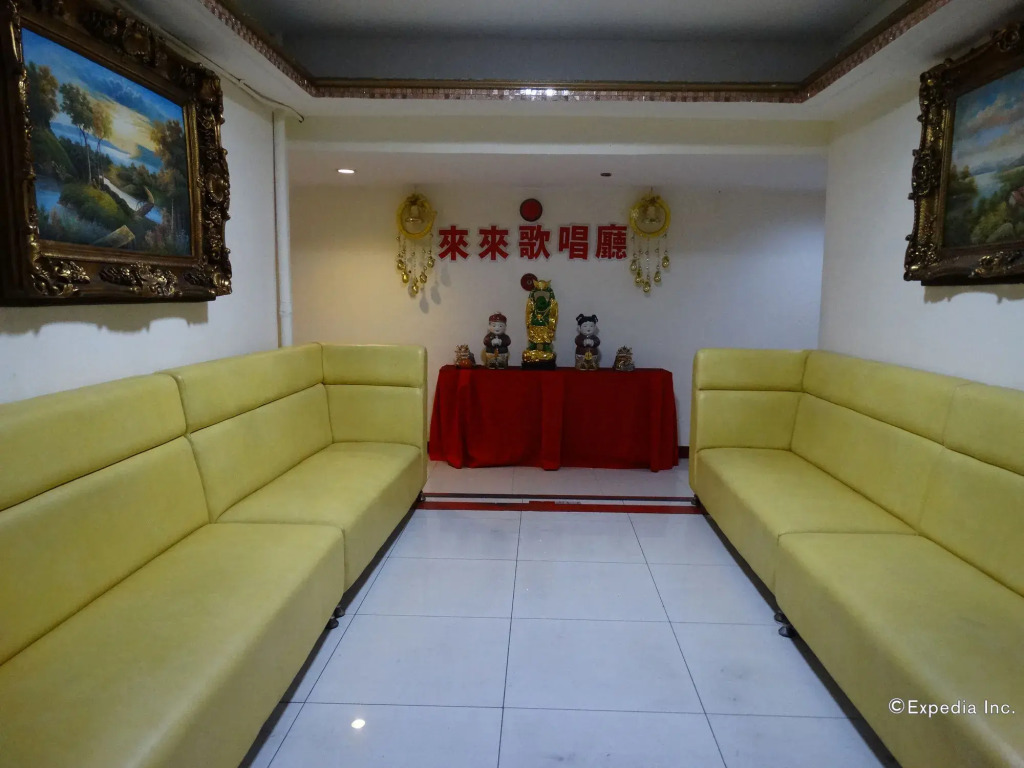 OYO 824 Chinatown Lai Lai Hotel