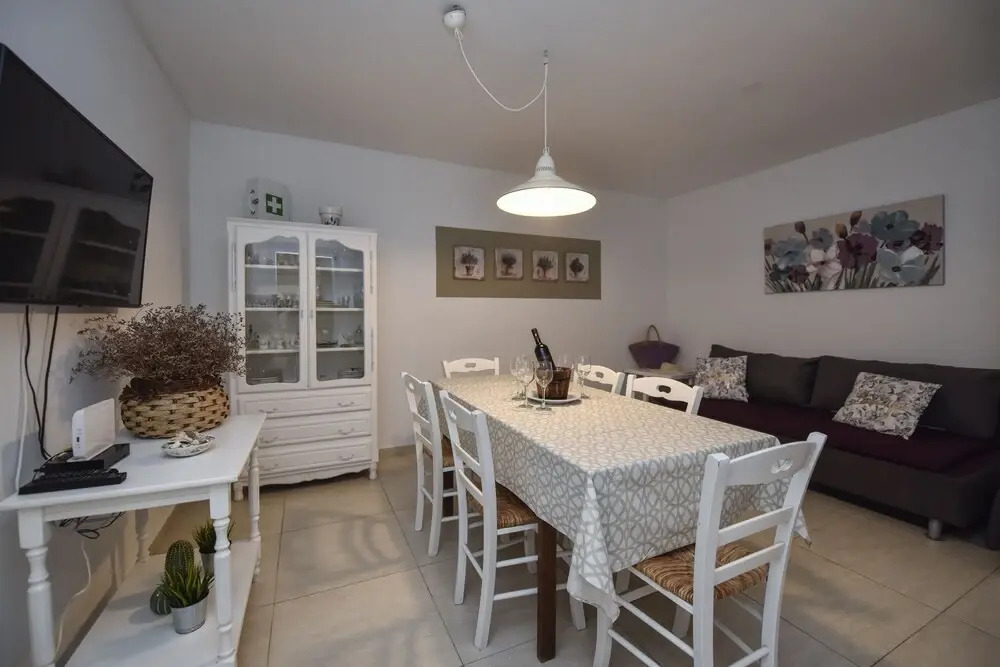 Klarisa Cozy Holiday Home with Private Garden