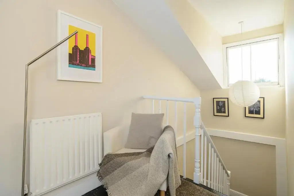 Modernised Apartments 1 and 2 Bedrooms Option Terrace and Balcony High Street