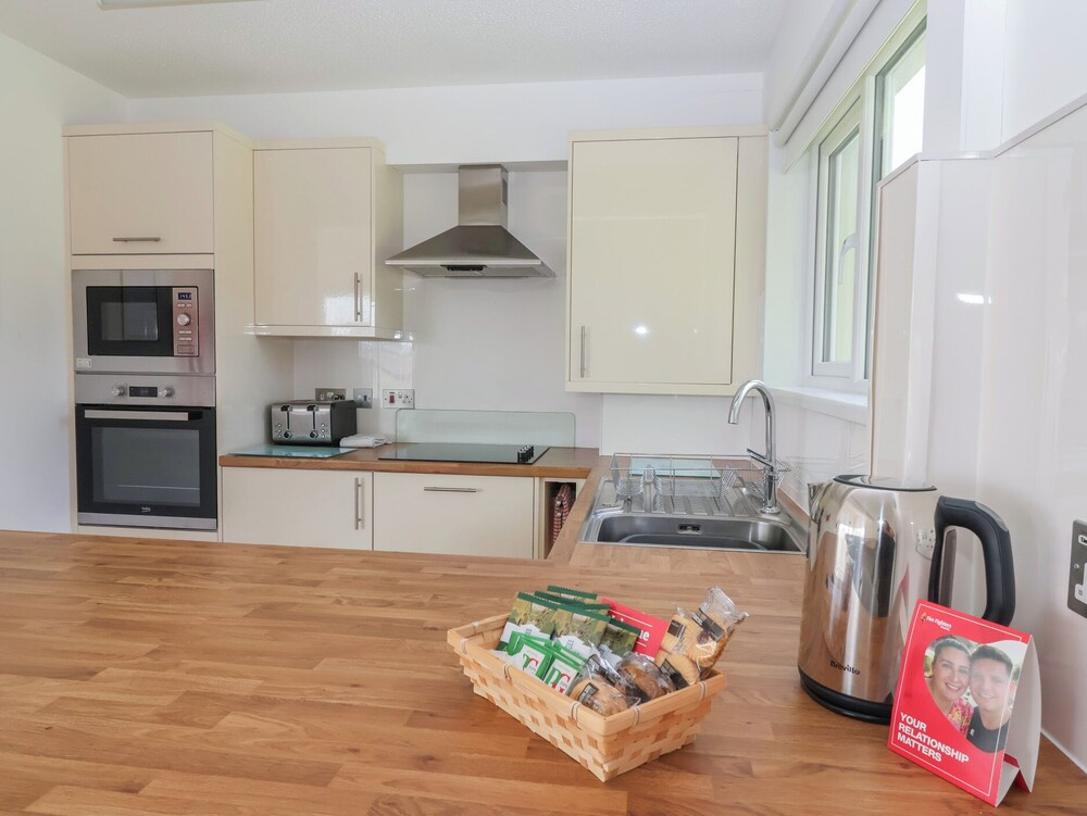 Harcombe House Accessible Pet Free Bungalow Sleeps 6