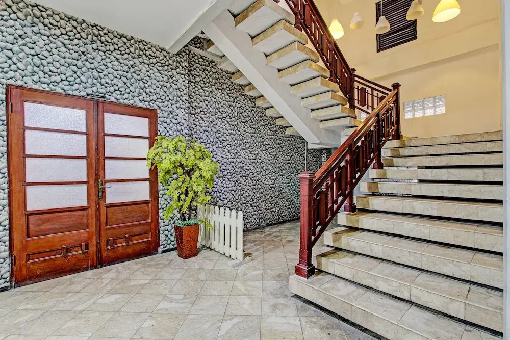Super OYO Capital O 93240 Candra Dewi Hotel