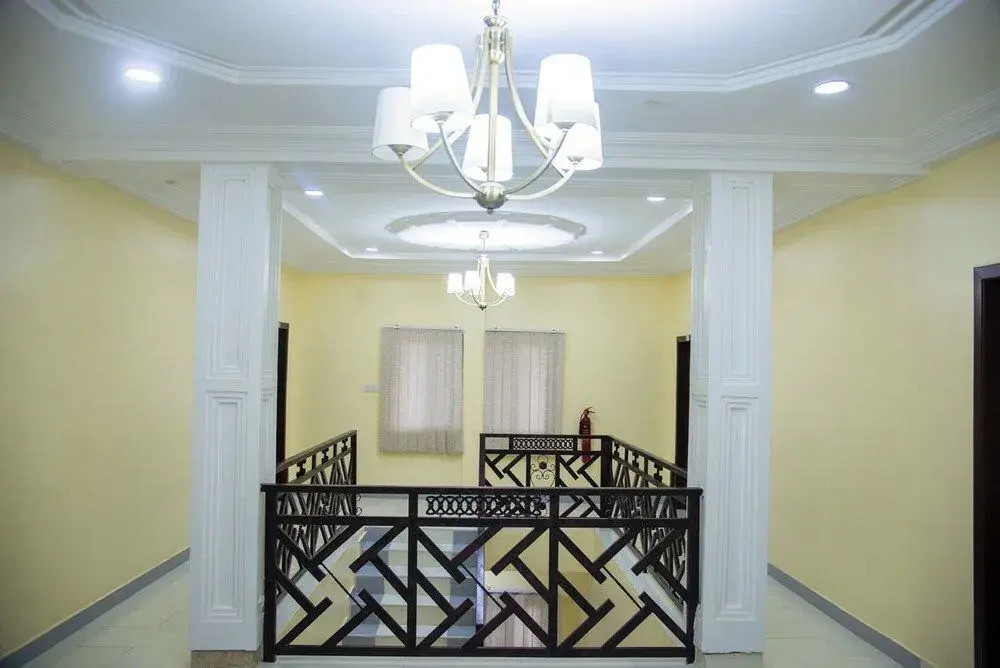 Target Hill Hotel