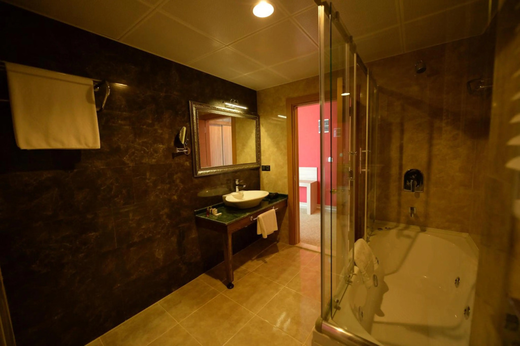Neba Royal Hotel