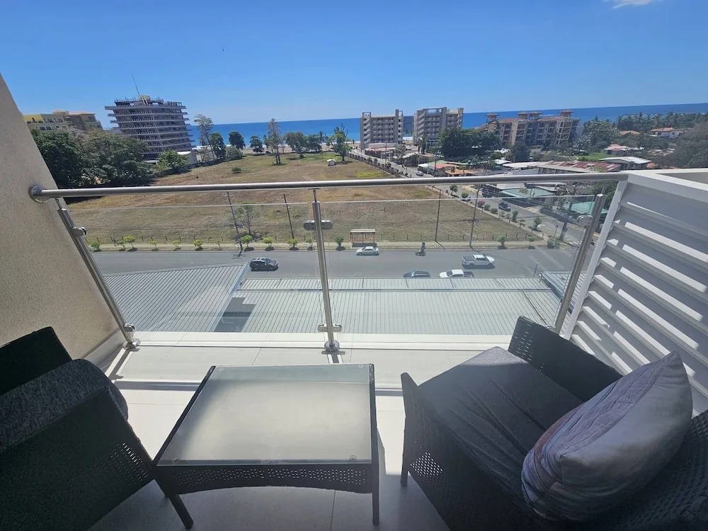 Stunning new Beachfront Condo 9th Floor Ocean View