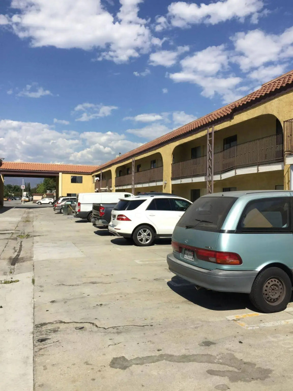 Budget Inn