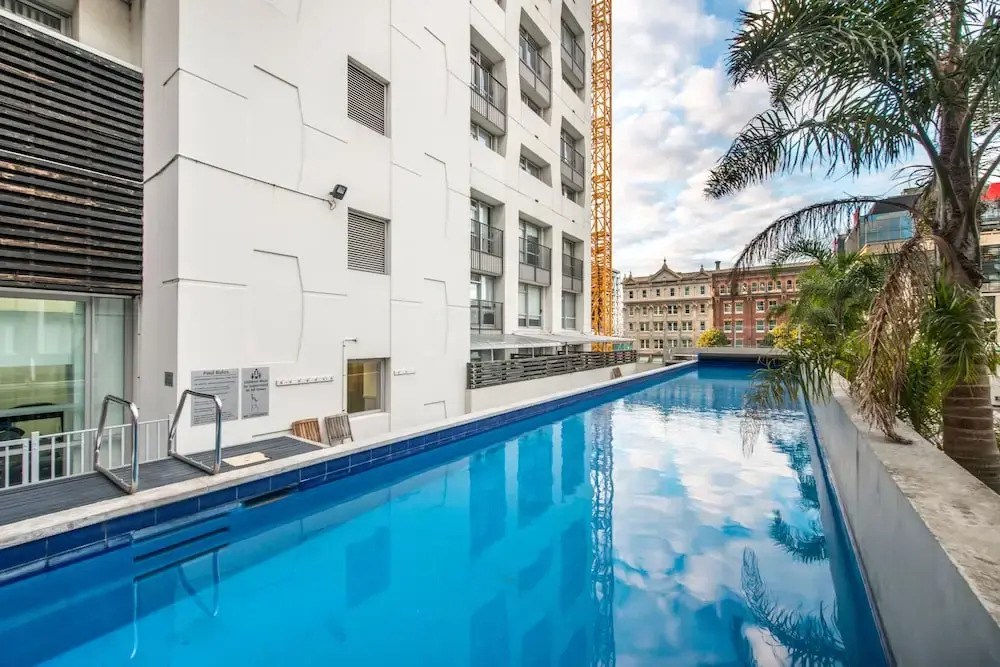 JHT - Studio, Britomart, TV, Balcony