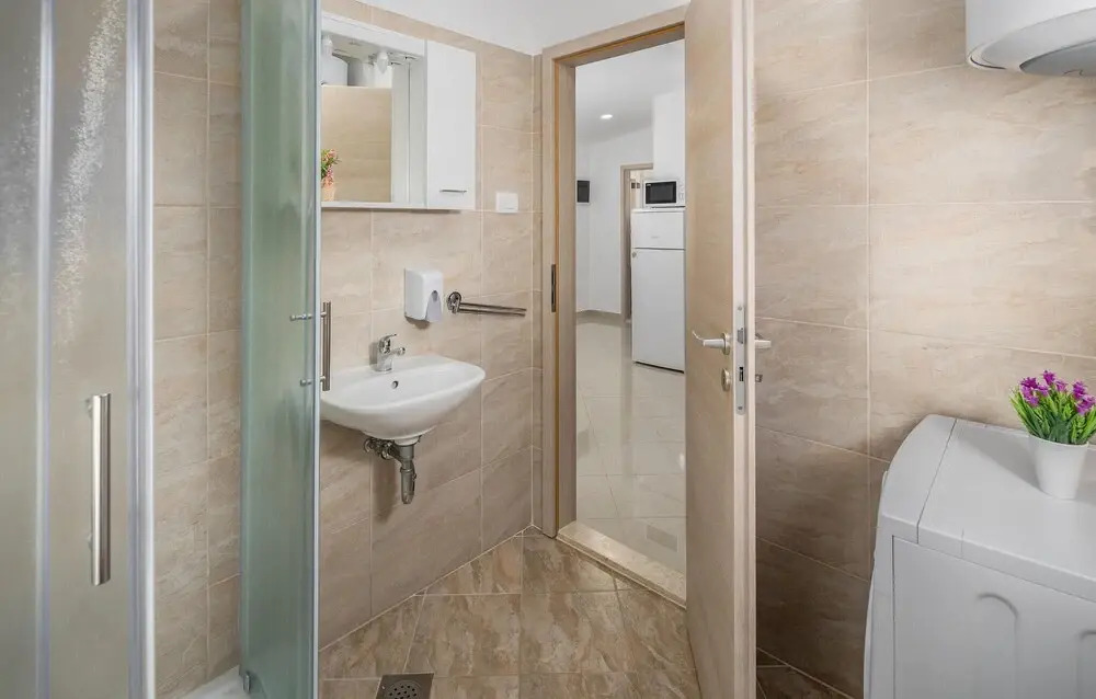 Amazing Home in Banjole With Wifi, 2 Bedrooms and Outdoor Swimming Pool