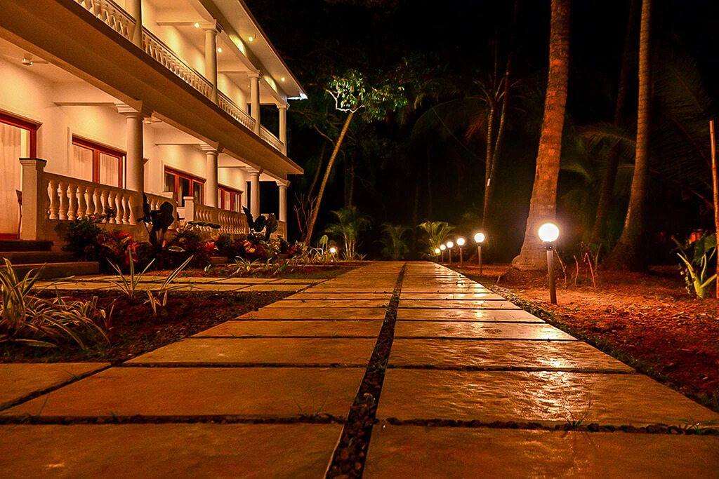 OYO 15547 Morjim Plaza