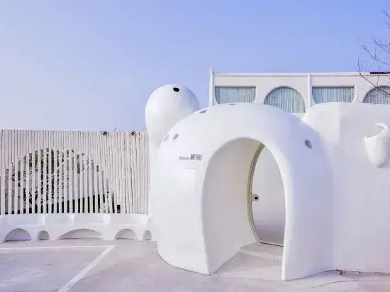 Nous Hotel