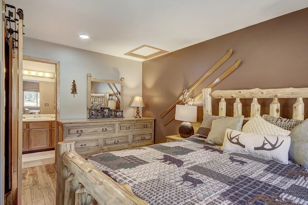 315 Woodbridge 2 Bedroom Condo by RedAwning