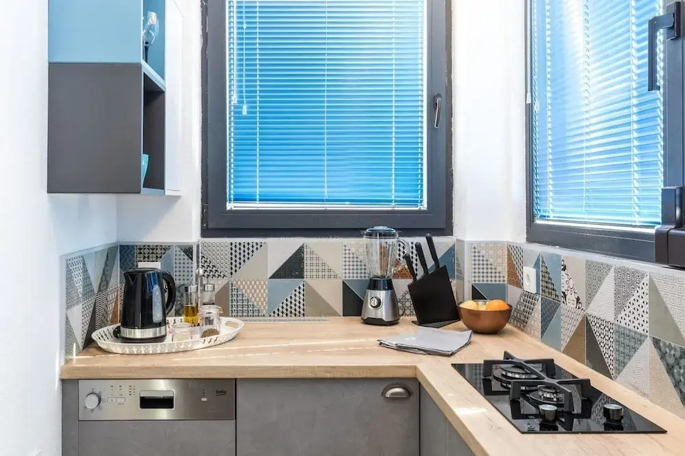 Sleeps 8 Pet friendly Garden & Roof Terrace