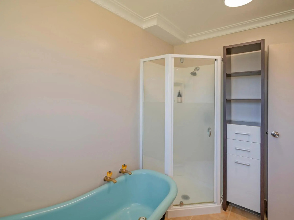 Bach on Boulevard - Pauanui Holiday Home