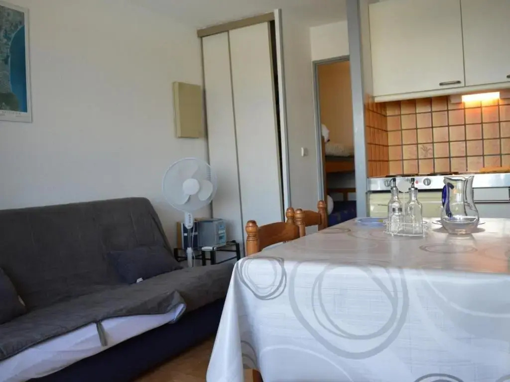 Appartement Saint-Cyprien, 2 pièces, 6 personnes - FR-1-225D-67