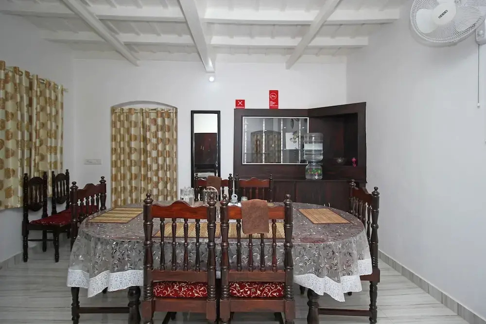 OYO 7170 Home Stay Vintage Villa