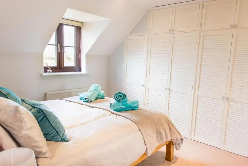 Host Stay Laylands Yard
