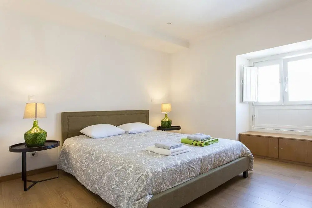 Charming Intendente II by Homing