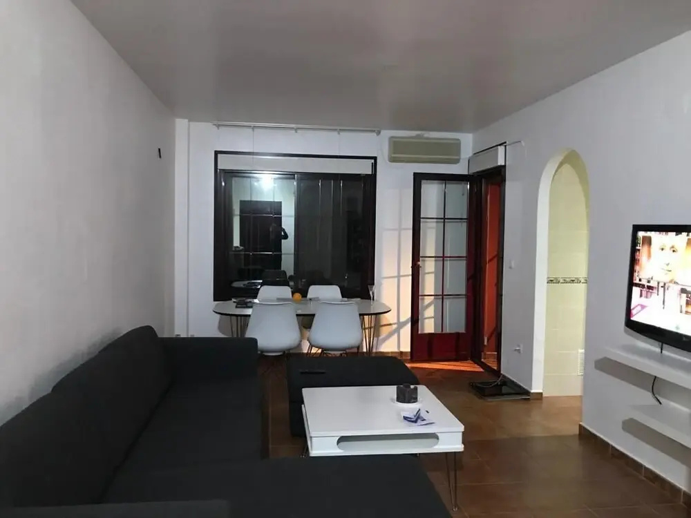 A Quiet House In The Neighborhood Of Urbanizacion Club Salino