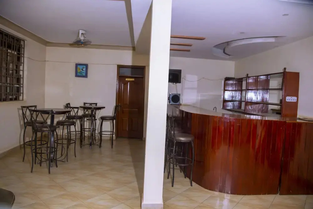 UBUNTU PALACE HOTEL - RUNATI