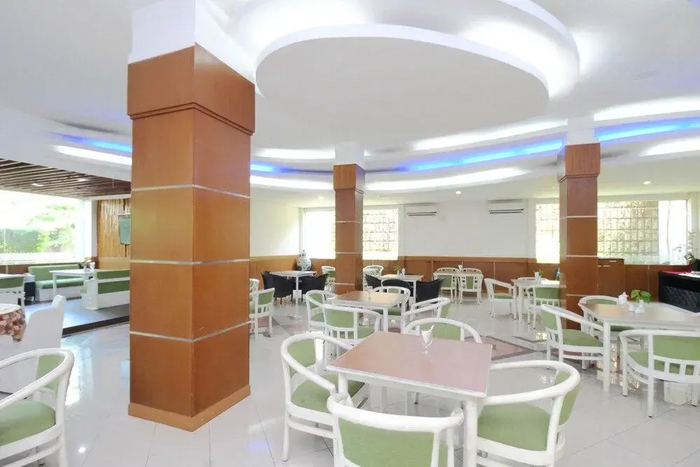 Airy Bandara Ahmad Yani Arteri Utara D4 Semarang