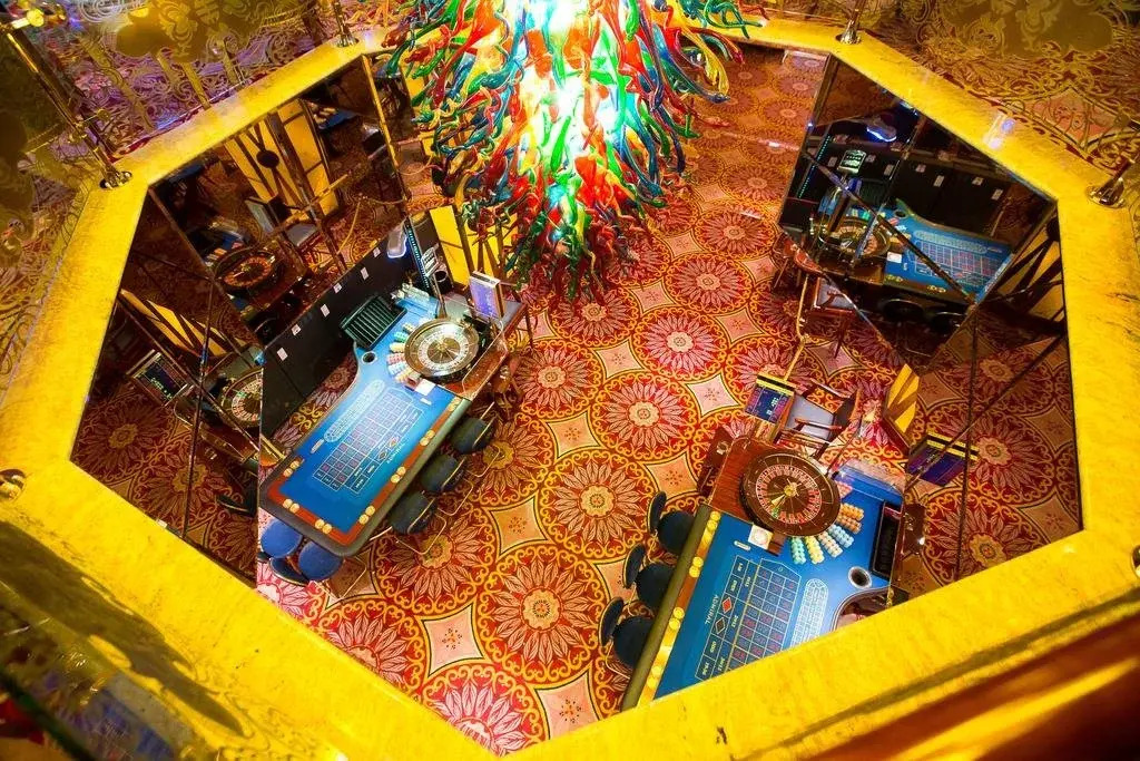 Casino & Hotel Royal
