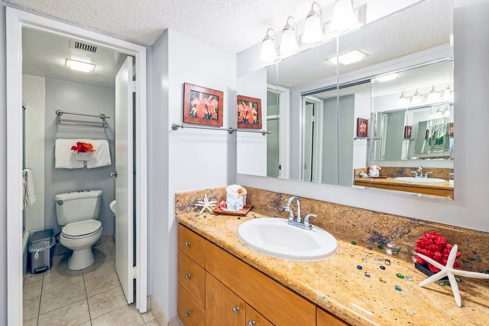 Valley Isle 1108b 2 Bedroom Condo by RedAwning