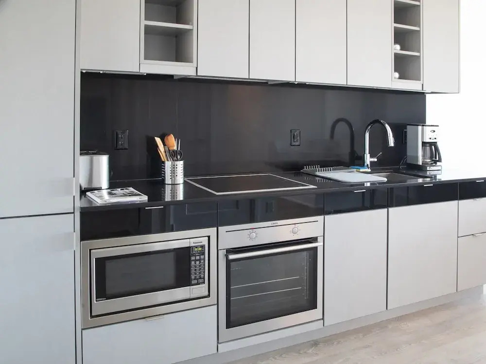 Modern 2 Bedroom Yonge and Eglinton Condo