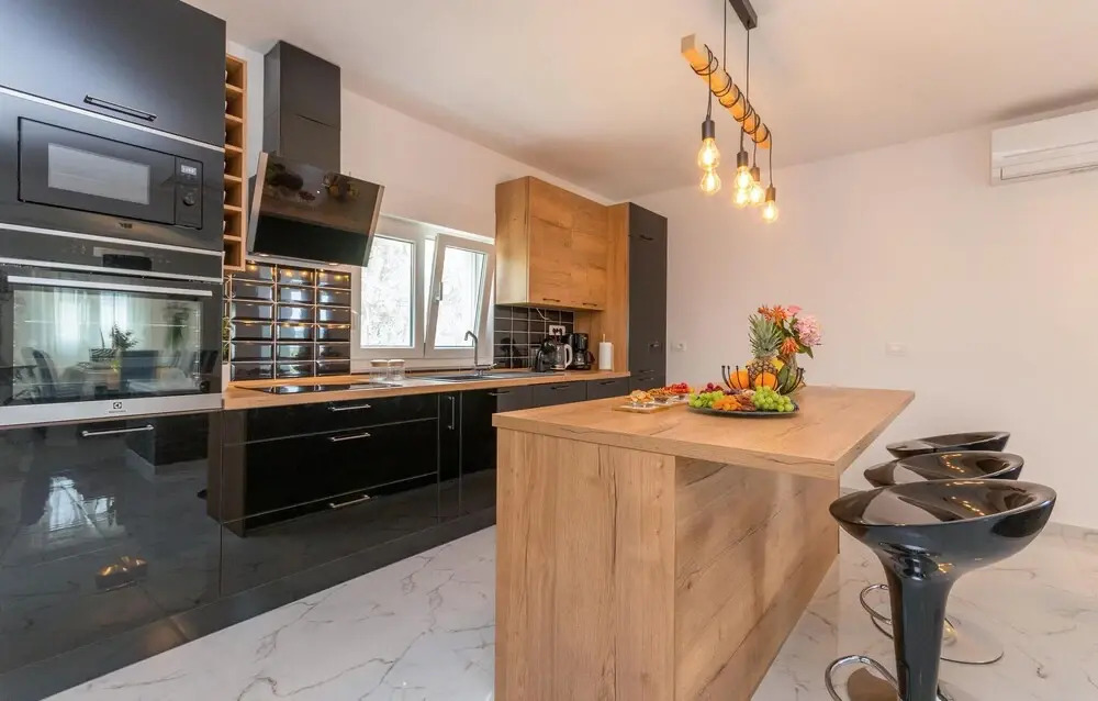 Beautiful Home in Gorica With 4 Bedrooms, Wifi and Outdoor Swimming Pool
